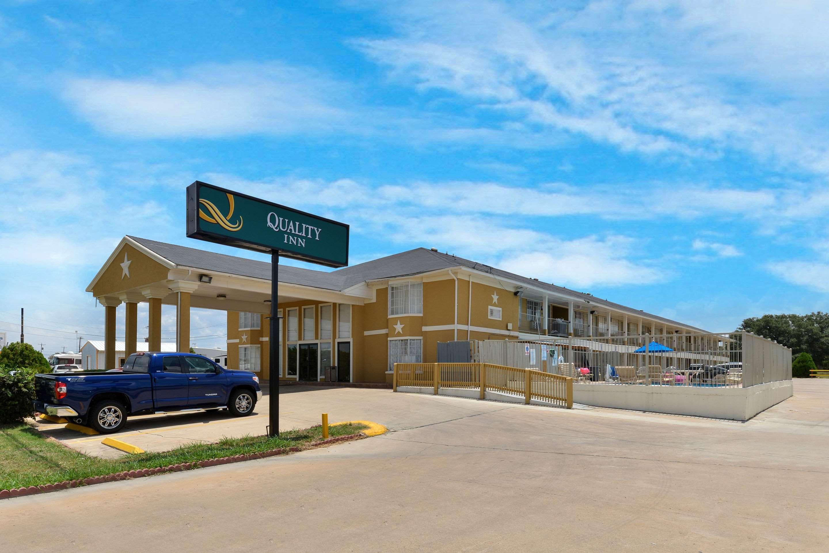 Quality Inn Gonzales Exterior photo