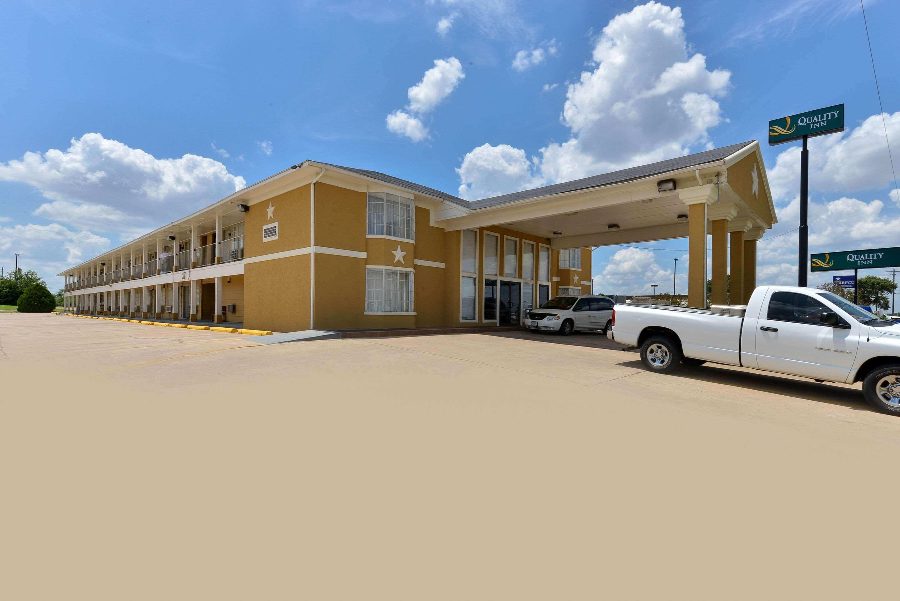 Quality Inn Gonzales Exterior photo