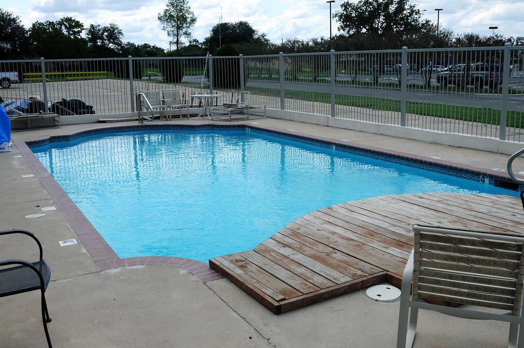 Quality Inn Gonzales Exterior photo