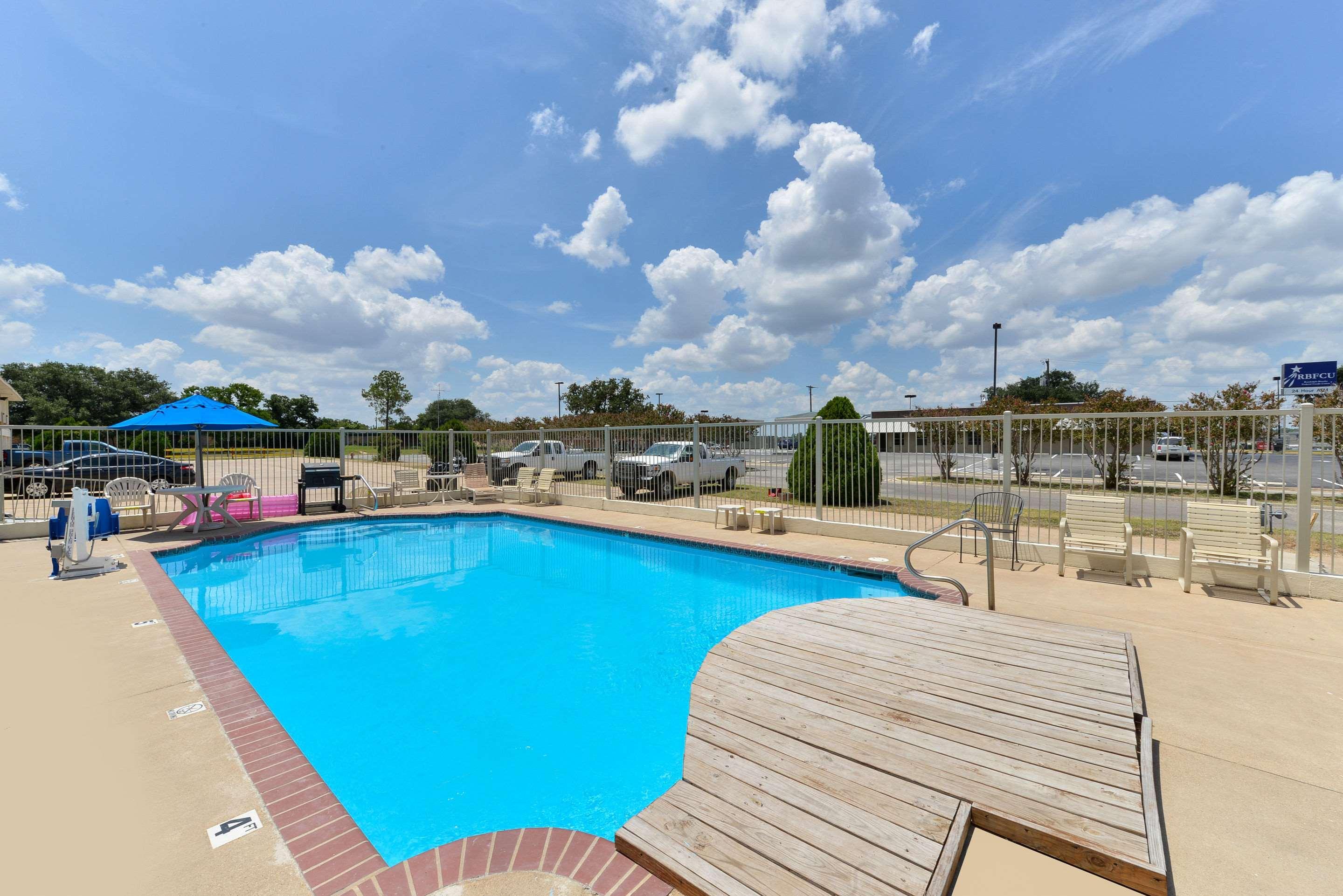 Quality Inn Gonzales Exterior photo
